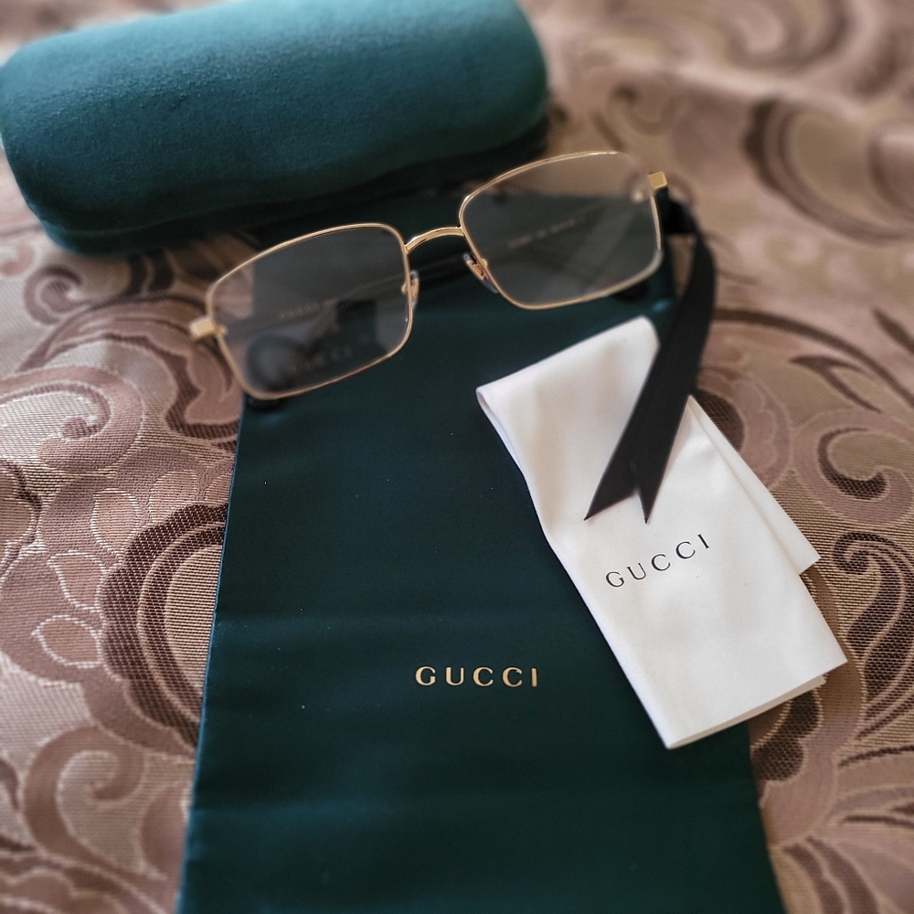 GUCCI GG1586O 001 Pre Owned Authentic Eyeglasses w/case and accessories